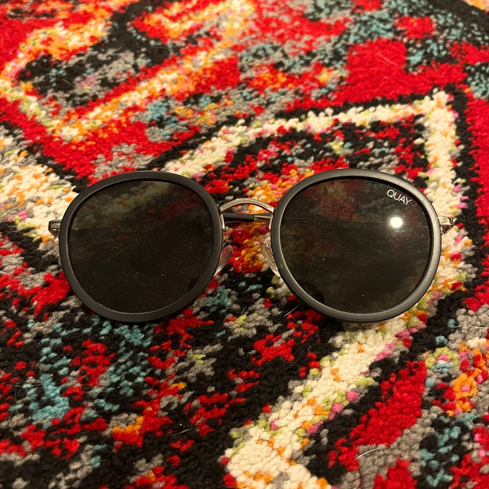 Quay Sunglasses! 🖤🕶